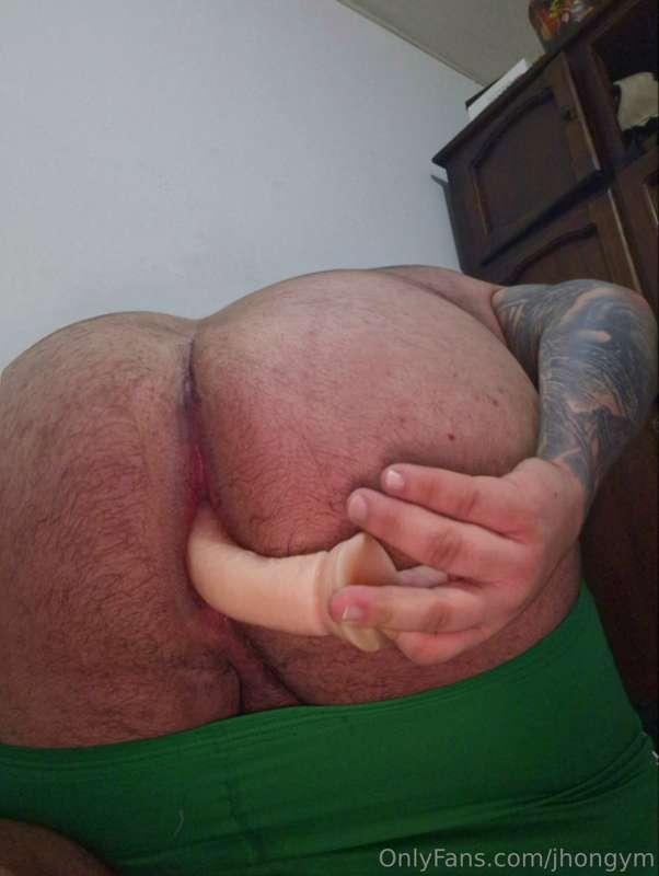 A pink, rich and gluttonous anus