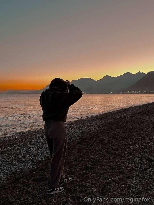 Chasing sunsets and dreams 🌞🌙