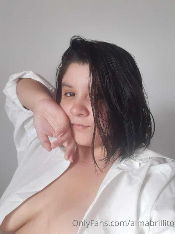 Friday's outfit: just a shirt 😏
For more pleasure? The video..