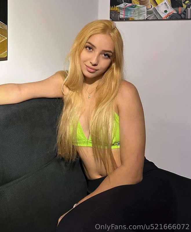 I glow different when I’m happy💕