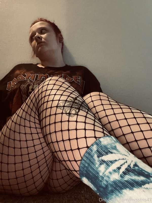 What do you want to see me do in my fishnets? 😉😘