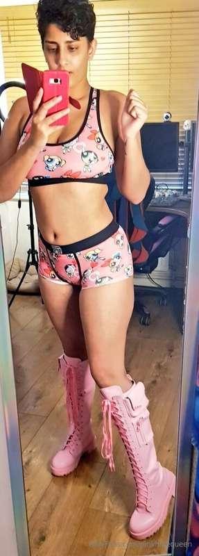 Dont mind me just rocking my new outfit and boots 😍💖💖💖