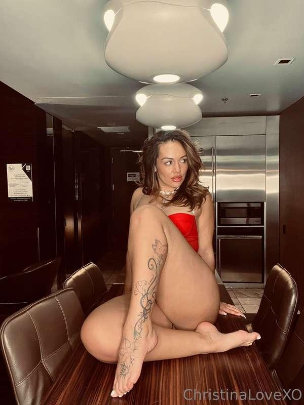Am I being served as your dessert, babe? slide into my dm's!..