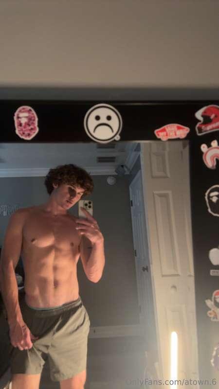 Sub to @twentoofree he is posting sex tapes + full nudity on..