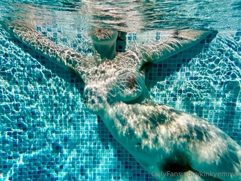 Just living my mermaid fantasy 🧜🏻‍♀️