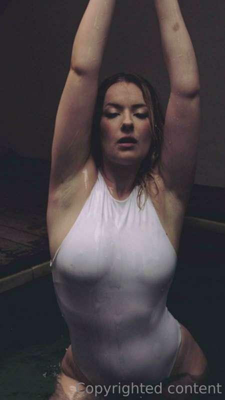 I love getting wet and wild for you...
