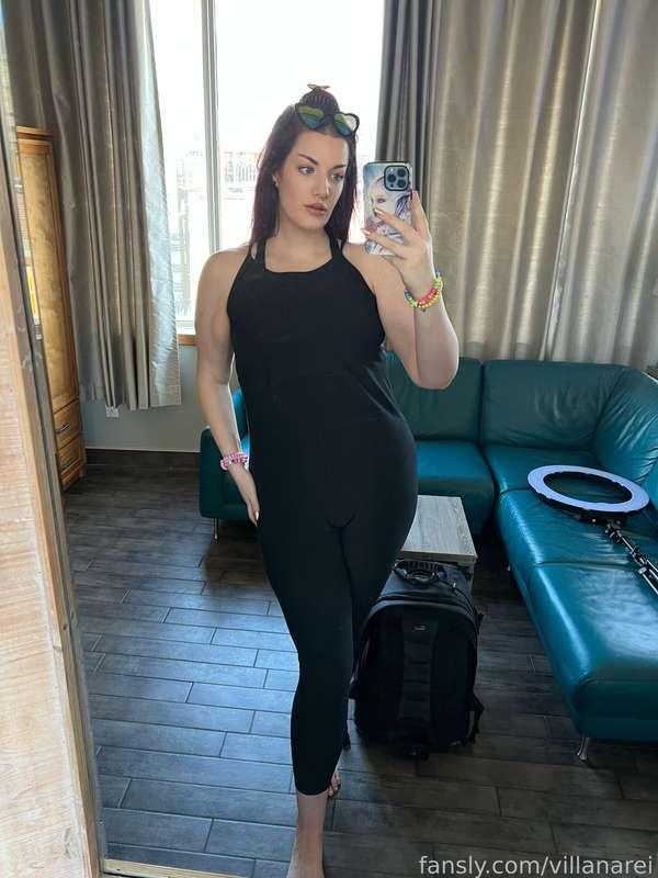 I have a big day of photography today! I’m super excited!

Send coffee tips? 🥰🤭

#fyp #tallgirl #tall #longlegs #bodysuit #purplehair #thicc