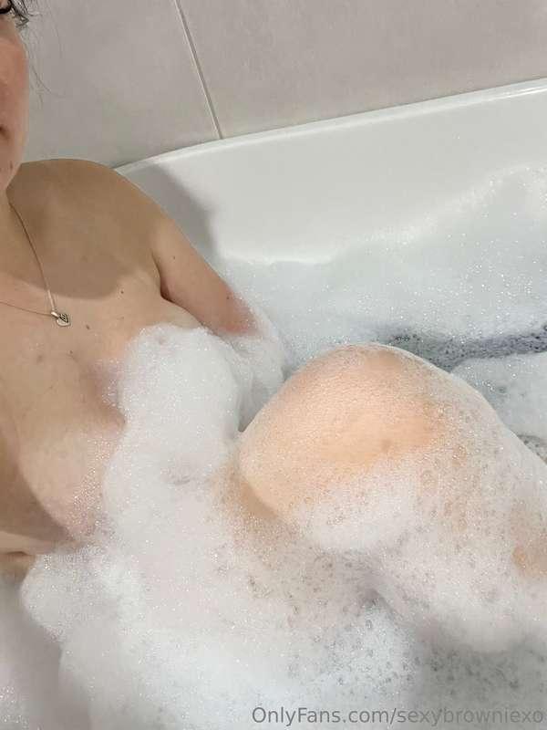 I’m so lonely, could use some company 😉😘