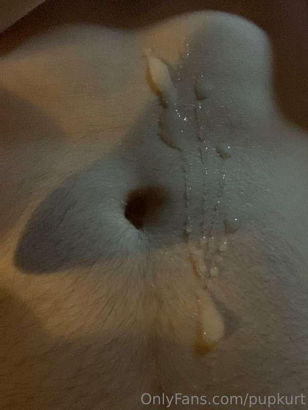 Some say “painted with cum”. This modest cumshot actually lo..