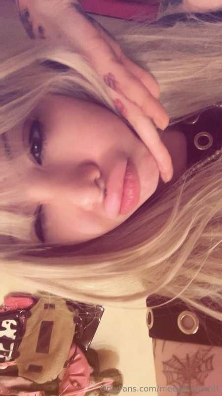 No makeup meep + I’ve been obsessed with these old unserious..