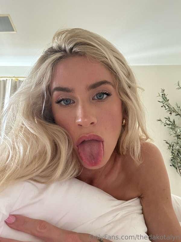 Tongue’s out, but it’s not for show, baby 😜 come see what it..