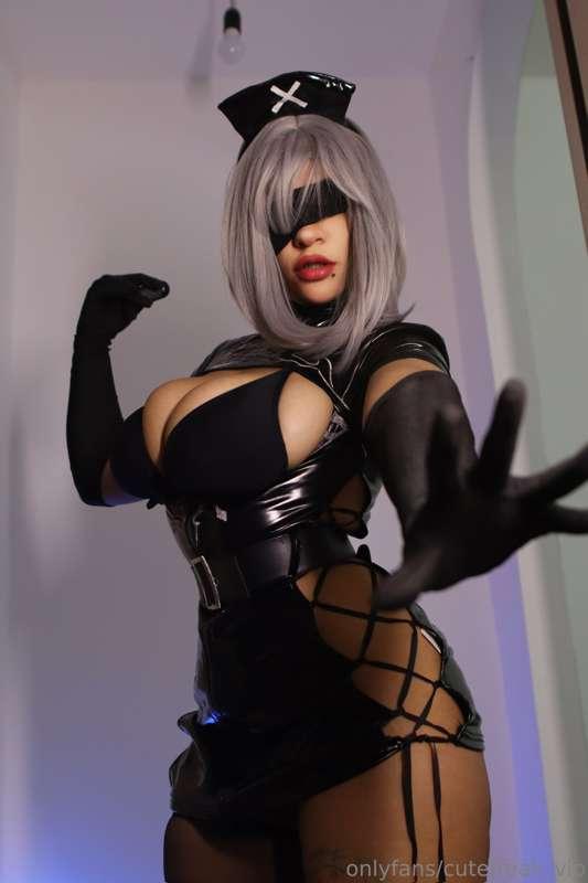 2B nurse has some huuuuge mommy millers 💦
Last pic is ⭐️