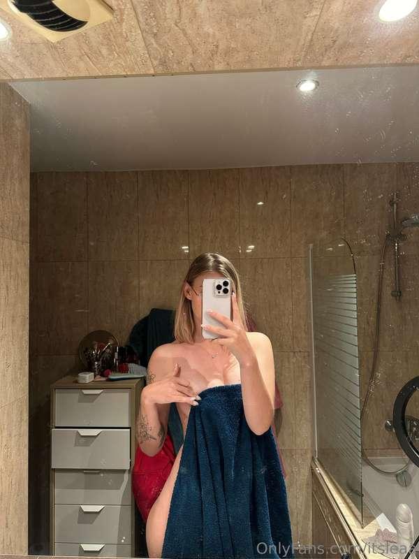 About to get in the shower 😉private message me to see 😘😈