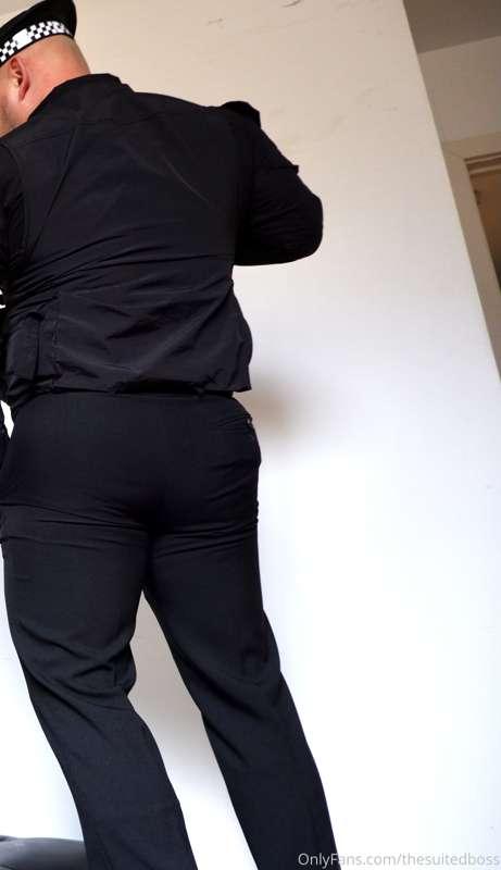 thesuitedboss image #0