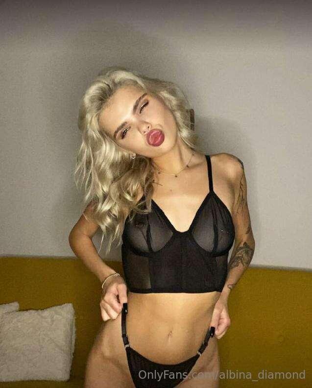 Text this hot blonde right now @baylin_grey 🍭 She's online a..