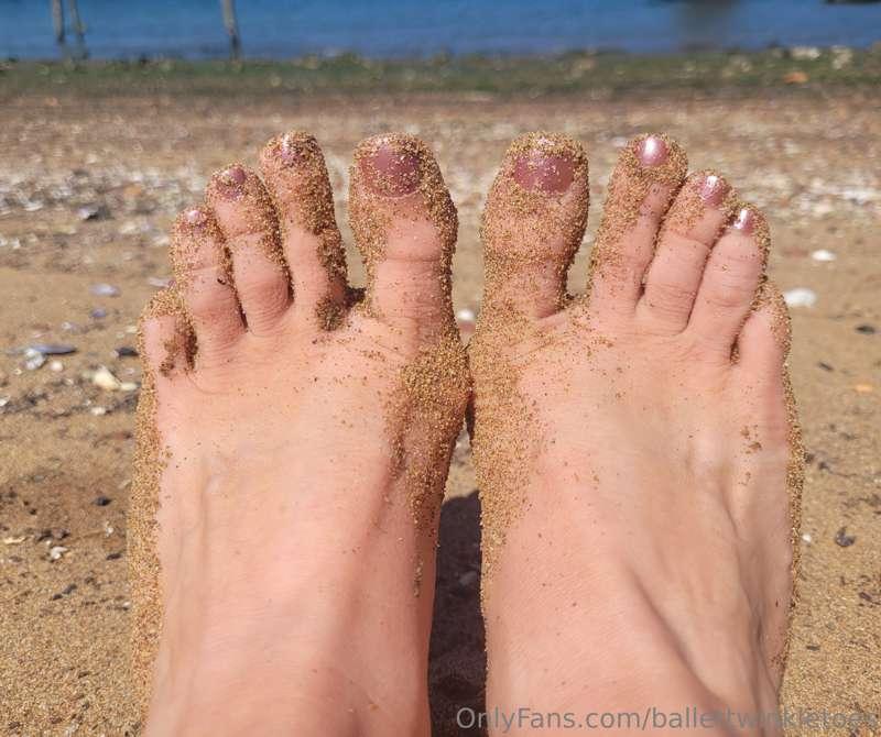 Beach Day ⛱️ 💅
