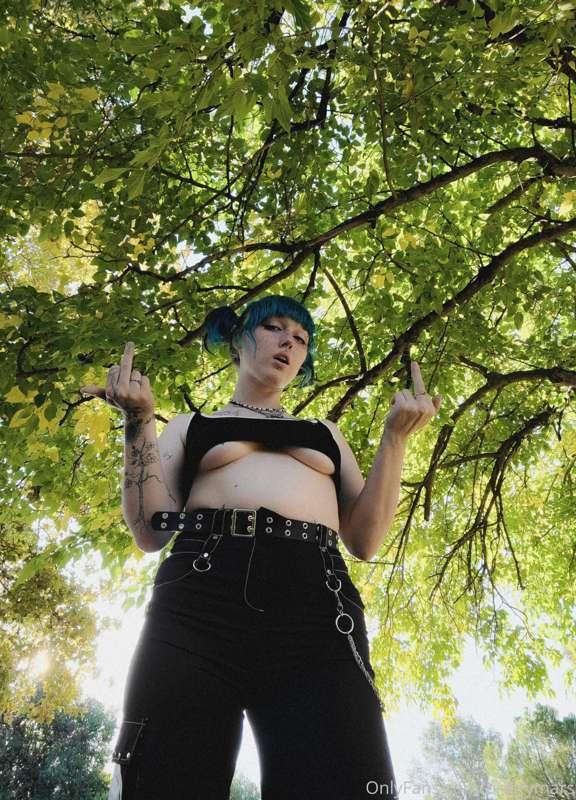 Wanna fuck in the woods?