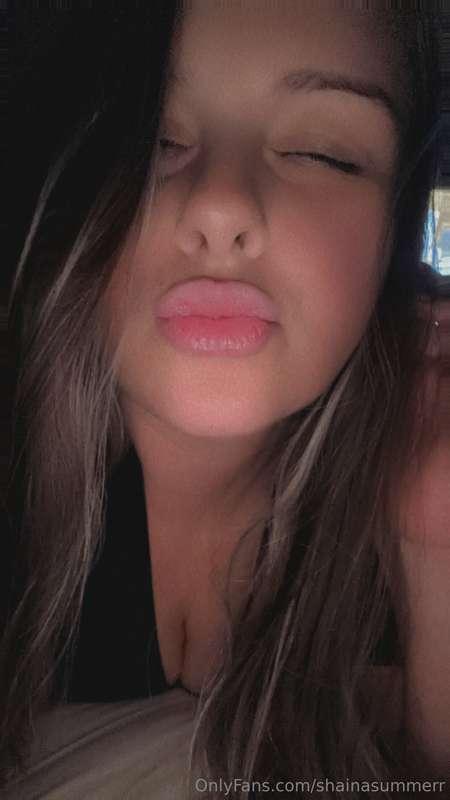 Wanna be my sugar daddy ? 😉🤭