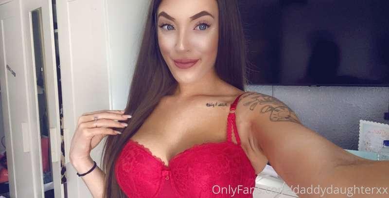 Good evening daddy, do you like my new bra? X