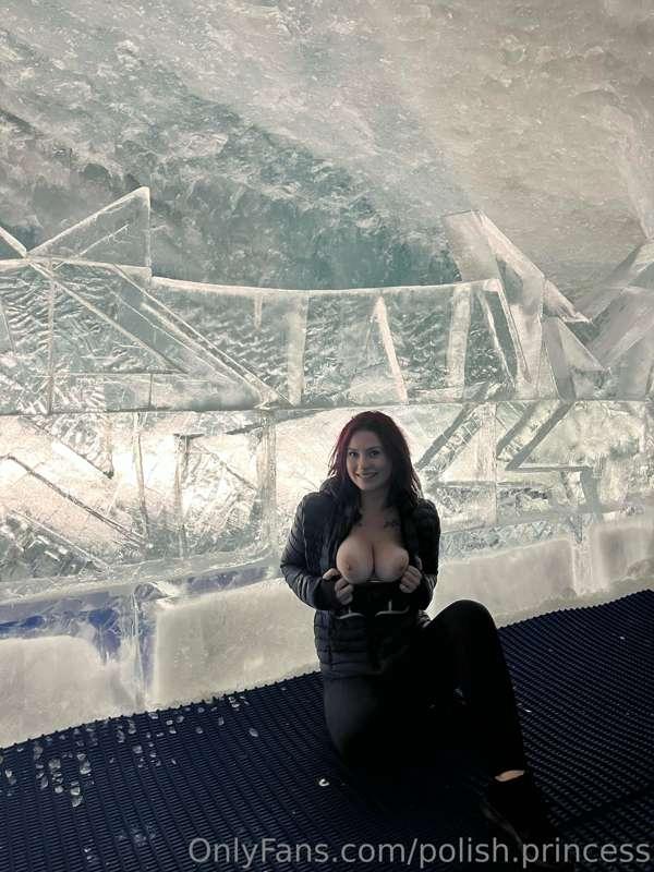 I needed to warm up the Eskimos 💦😝