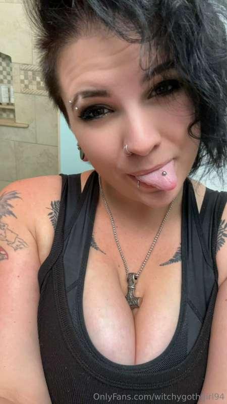Hey! I’ll be online for a while! Come talk to me 😈💋