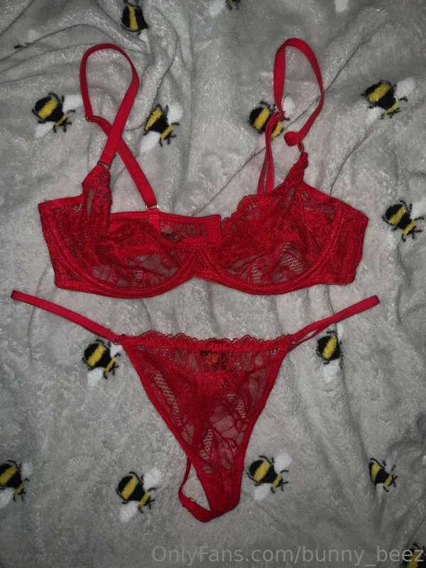 Hope you had a nice Valentine’s Day. 
❤️
Sorry I came a day ..