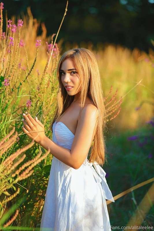 Part 1 of the beautiful sunset natural light series. If you ..