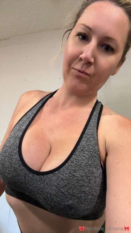 Got my sweat 😓 on .. I love a good ride 🚲