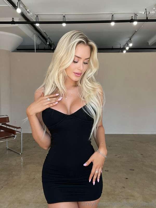Challenge time: Show me your best ‘feeling cute and sexy’ po..