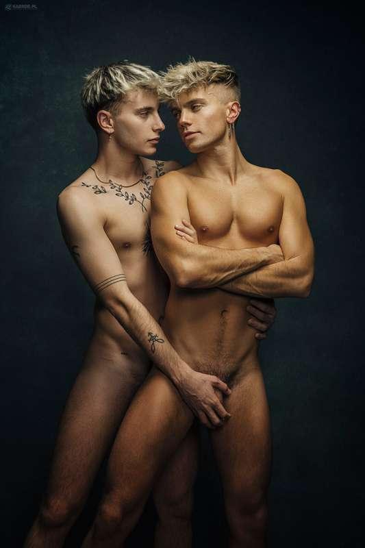 Touch me... kiss me... take me... 😈🤤🤤🤤✊🍆
The hottest series ..
