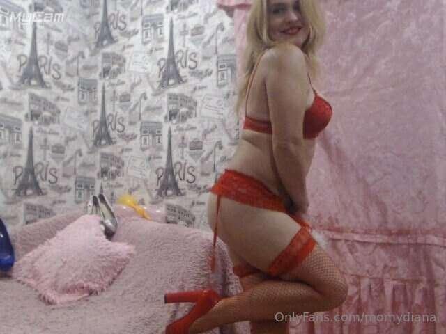 Baby, I have a very hot video where I fuck my ass, do you wa..