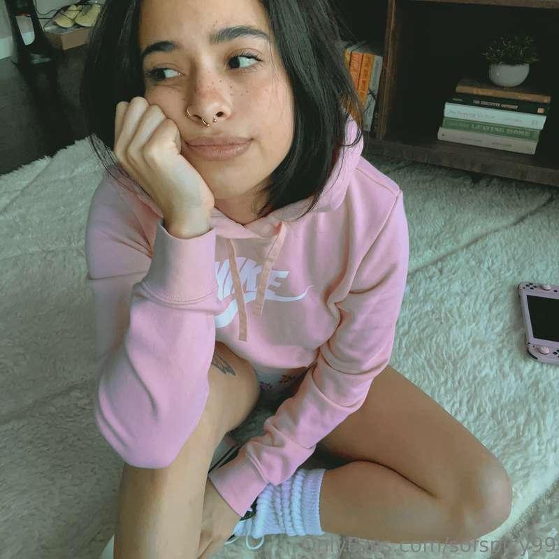 Lounging around today … 💕