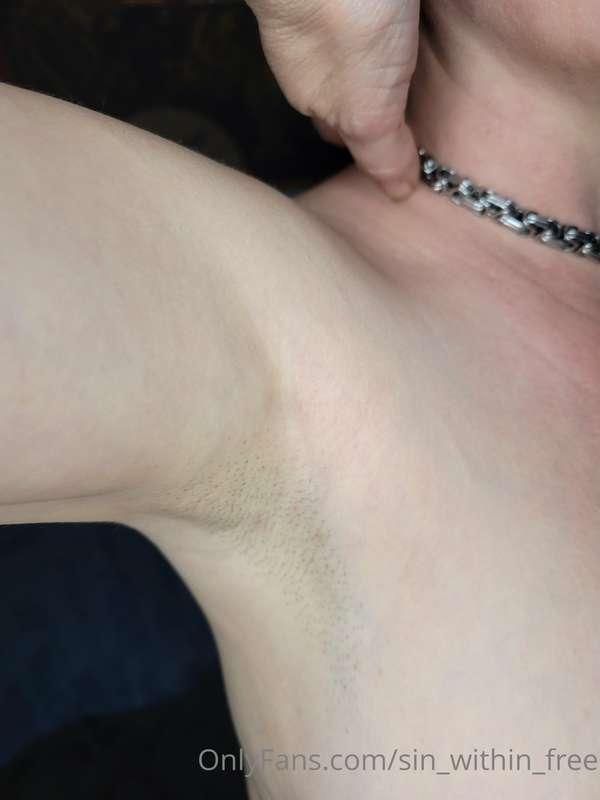 Who loves armpits?