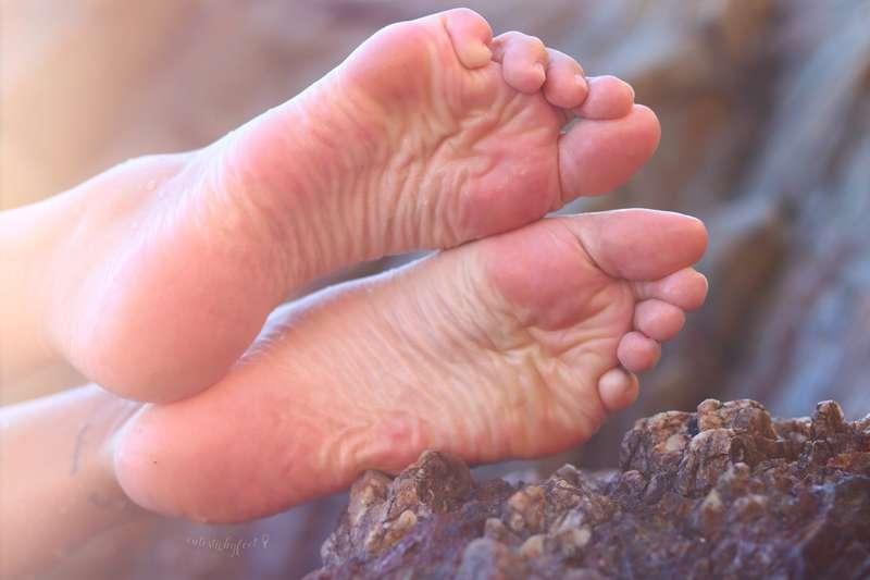 Natural toes on the beach are my fav! Zoom in to get a good ..