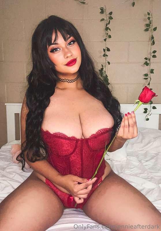 LIVESTREAM TONIGHT!! 8 PM PST!! Cum talk to me for VDAY 😍🥰😘❣..