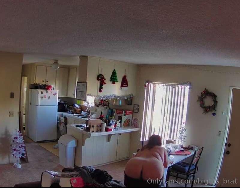 bigtits_brat image #1