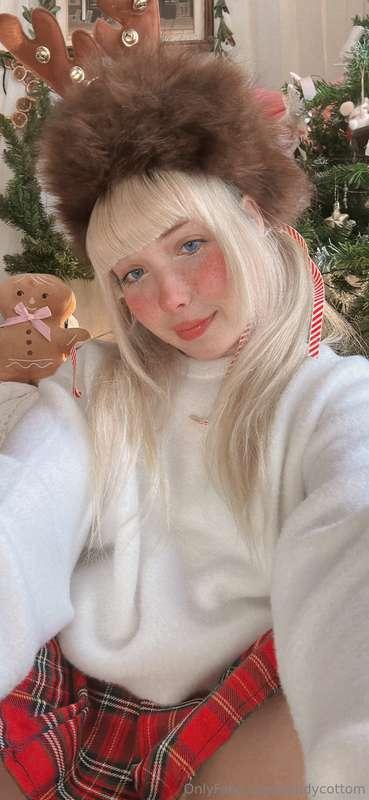 DAY 22 ADVENT CALENDAR- PRETTY FACE BIG BOOTY UPSSS 