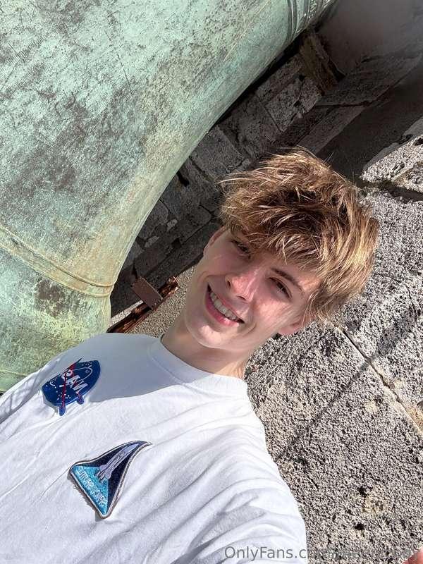 What would you do if you met me on the street?😋