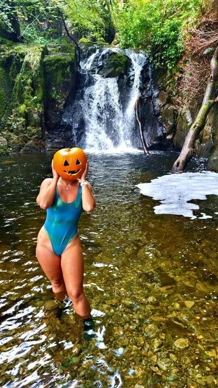 I wonder, can a pumpkin be sexy? 🎃🎃
