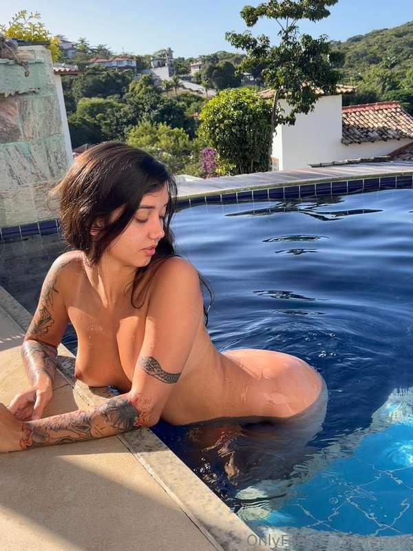 Did you fuck me in this pool?😗