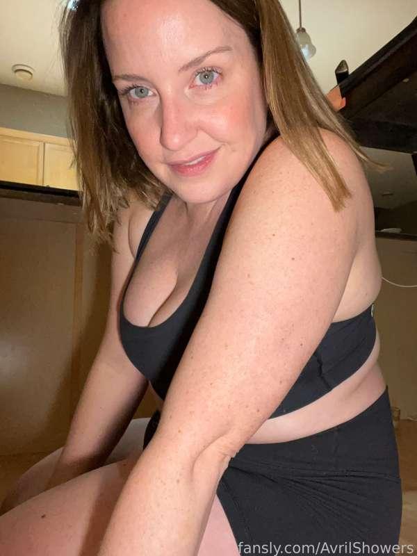 avrilshowers image #4