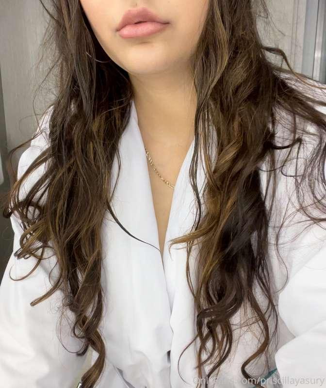 Who doesn’t love hotel robes? New strip tease video dropping..