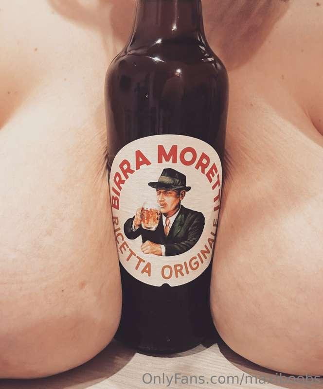 I love drinking ice cold beer.. and you? which aperitif do y..