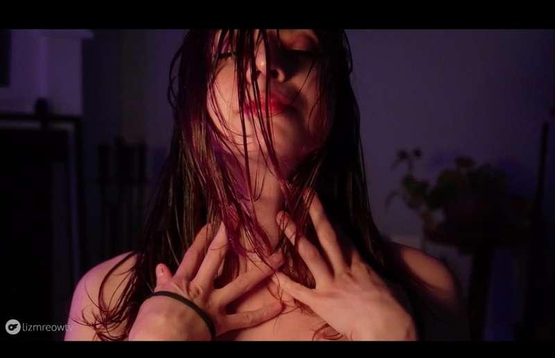 Lady in RED (5 hr) Scroll through the pictures; they get nau..