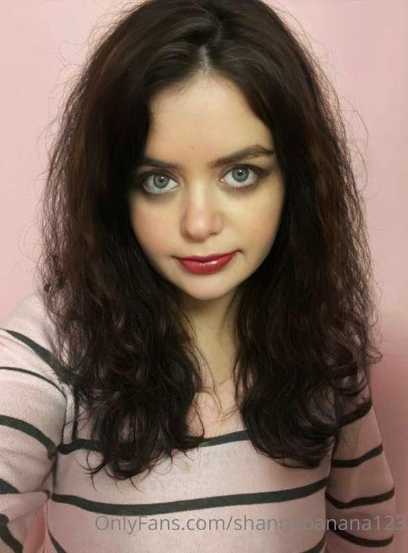 New pic of me tonight, just trying to keep warm. Would you l..