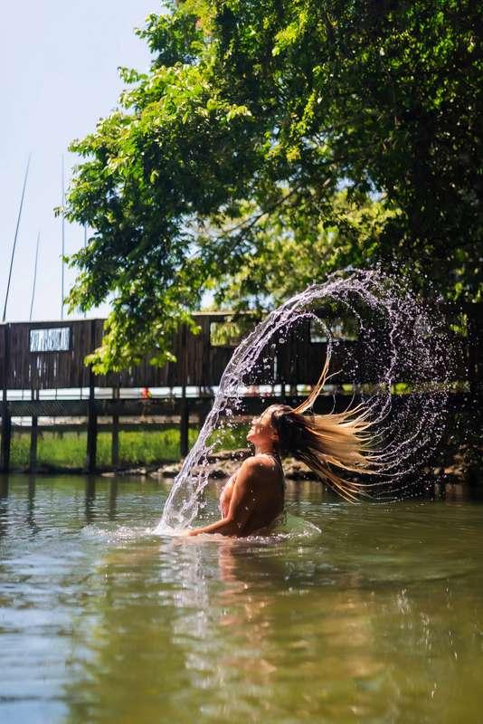 Deja que el ritmo del agua despierte el poder de tu esencia ..