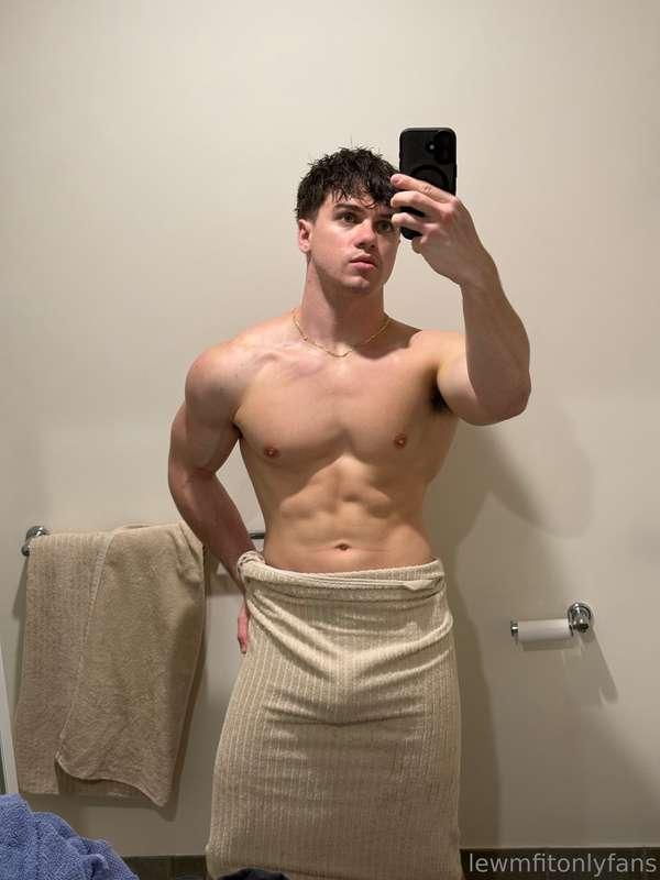 Want to see under the towel?