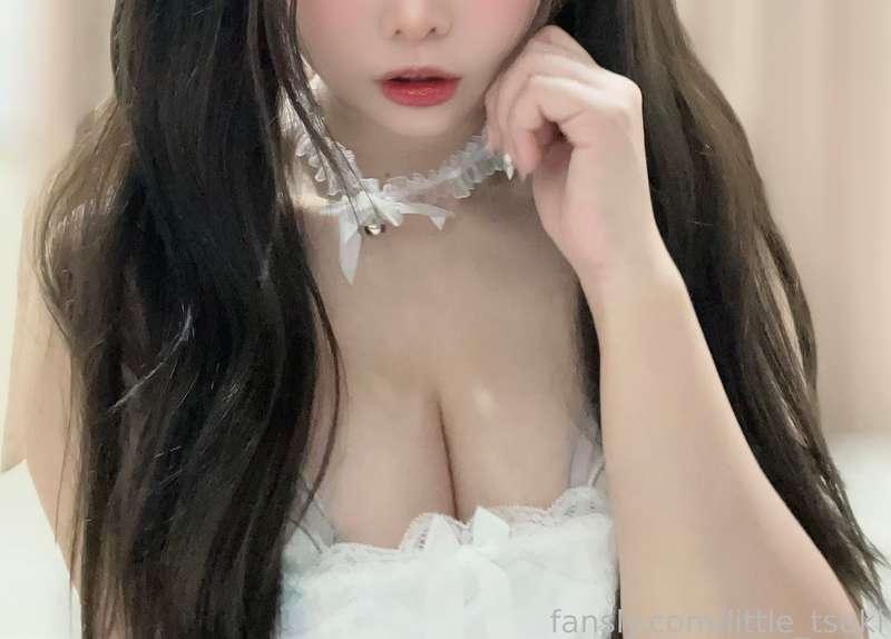 See how I play my lips and saliva while wearing this maid outfit 🤤. Feeling naughty 😈 and it makes me horny , wet and crave cum on my mouth 💦. Care to be my partner in bed and let me deepthroat you hard 👅🍆💋🙈


#asian #boobs #cosplay #cute #japanese #maid #nsfw #teen #undress