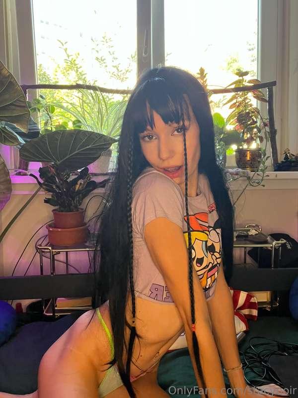 Got my Powerpuff crop top and green panties on. ╰(*°▽°*)╯ Fe..