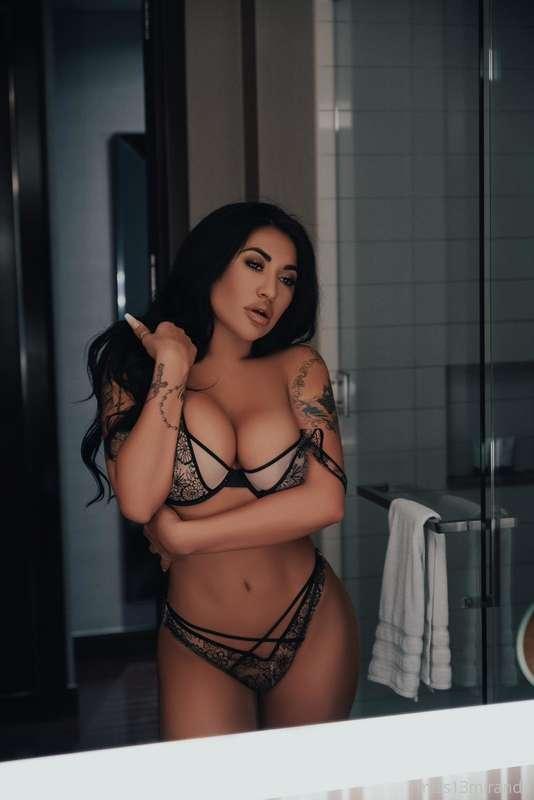 Let’s make this Sunday sexy 😈💦 check your DM!
